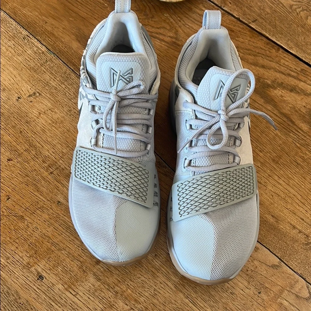 Nike Gray Athletic Running Shoes with Breathable Mesh - Picture 3 of 5